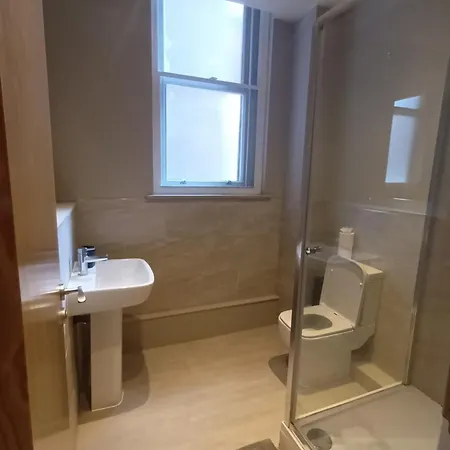 Cosy 1bed In Centre Apartment *